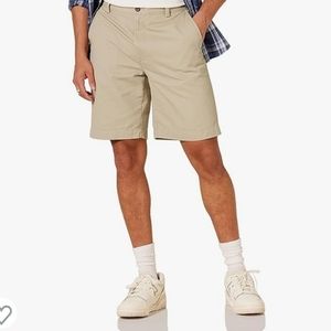 Amazon Essentials Men's Classic-Fit 9" Short
